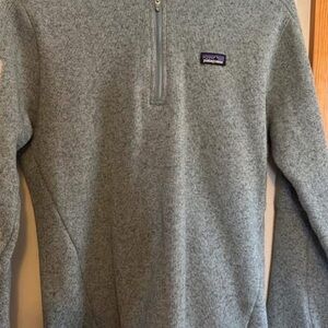 Patagonia women’s green quarter zip